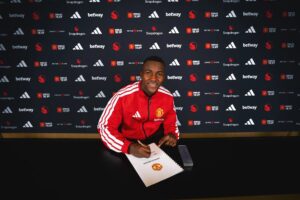 Cristian Orozco resmi bergabung dengan Manchester United 2026